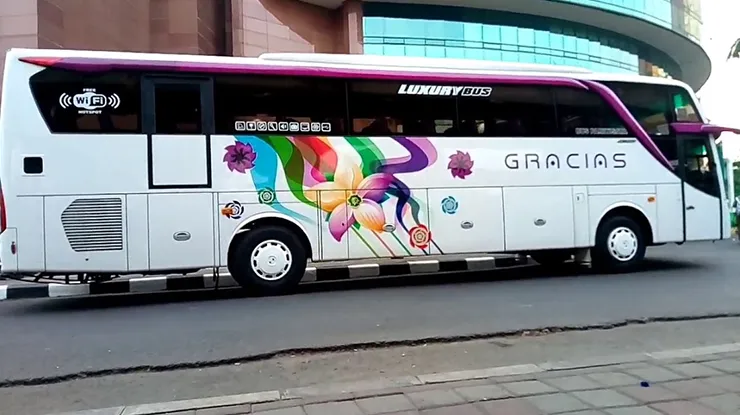 Bus Pariwisata Gracias