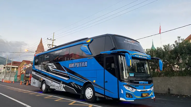 Bus Pariwisata PO BM Putra