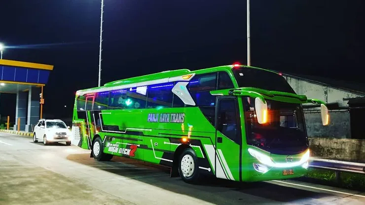 Bus Pariwisata PO Panji Raya Trans