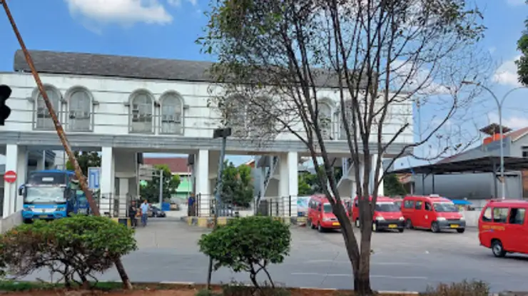 Layanan DAMRI Rawamangun Airport Bus Shelter