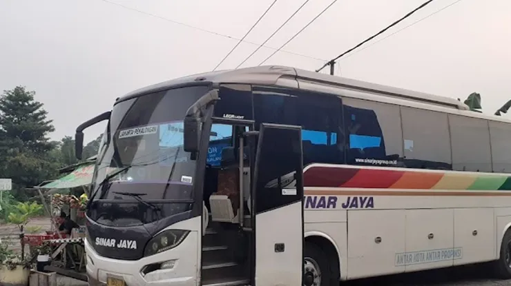 Foto Suasana Agen Bus Sinar Jaya Balaraja