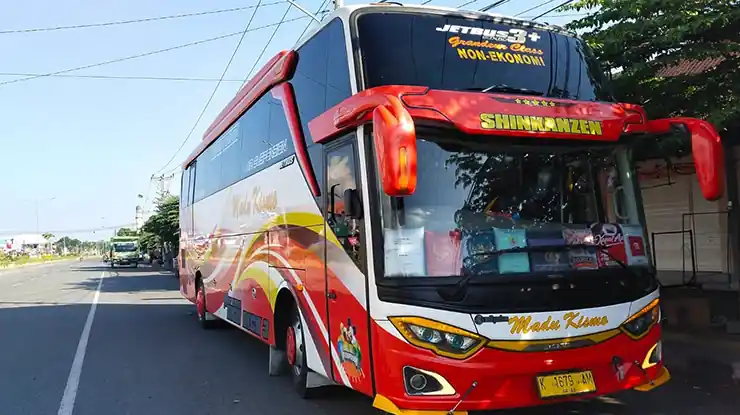 Kelas Bus Madu Kismo Cirebon Denpasar