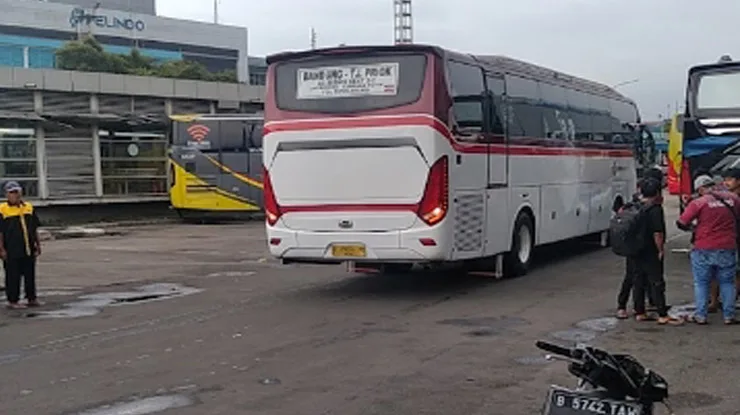 PO Lorena Terminal Tanjung Priok